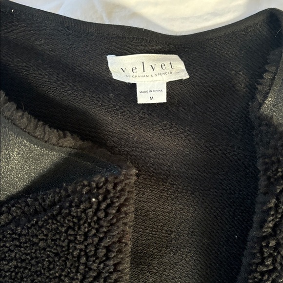 Beautiful Black Faux Fur and Shearling Jacket - Picture 2 of 5